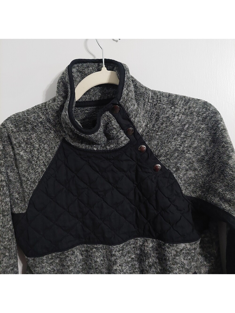 Abercrombie & Fitch Women's Quilted and Knit Pullover Sweater XS